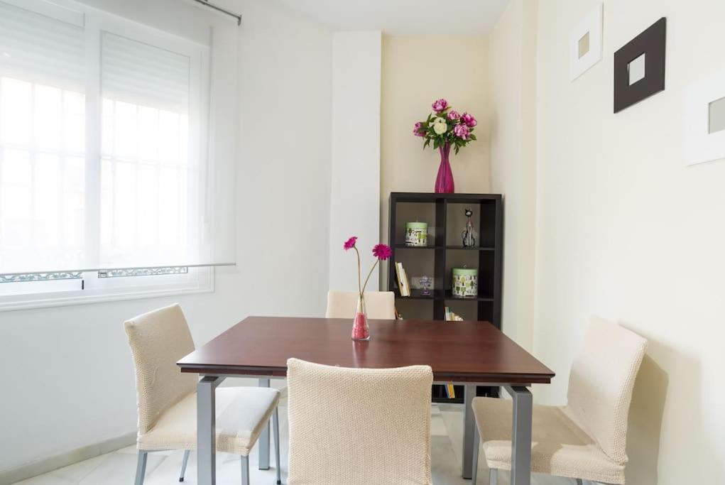 Bright, Quiet And Nice Ground Floor In The Center Málaga Esterno foto